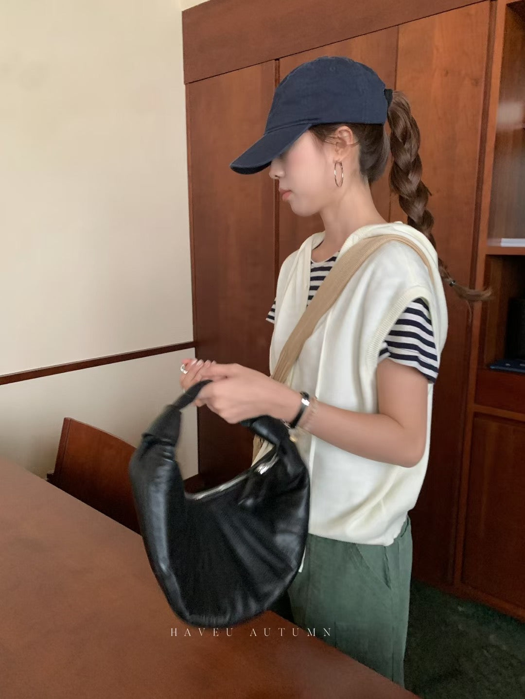 // 慵懶感連帽開胸針織背心