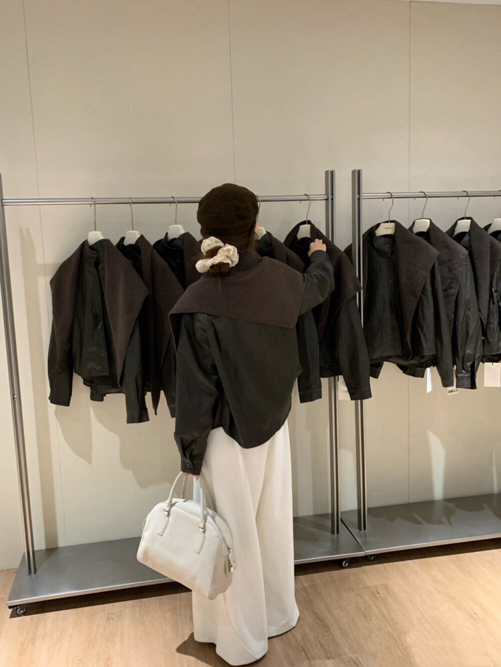 // 立領設計超軟彷皮外套(連披肩)