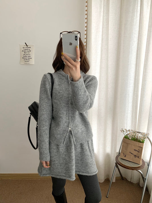 // 性價比超高!圓領拉鍊外套+短裙針織套裝