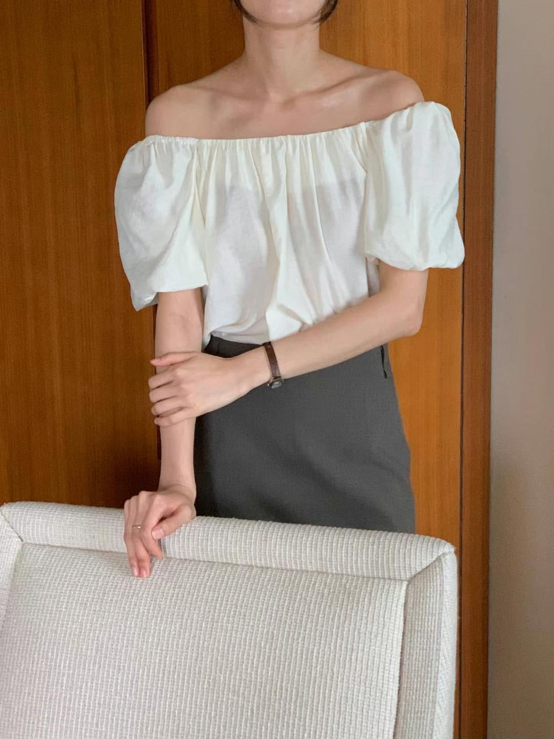 // 兩種穿法光澤感泡泡袖BL