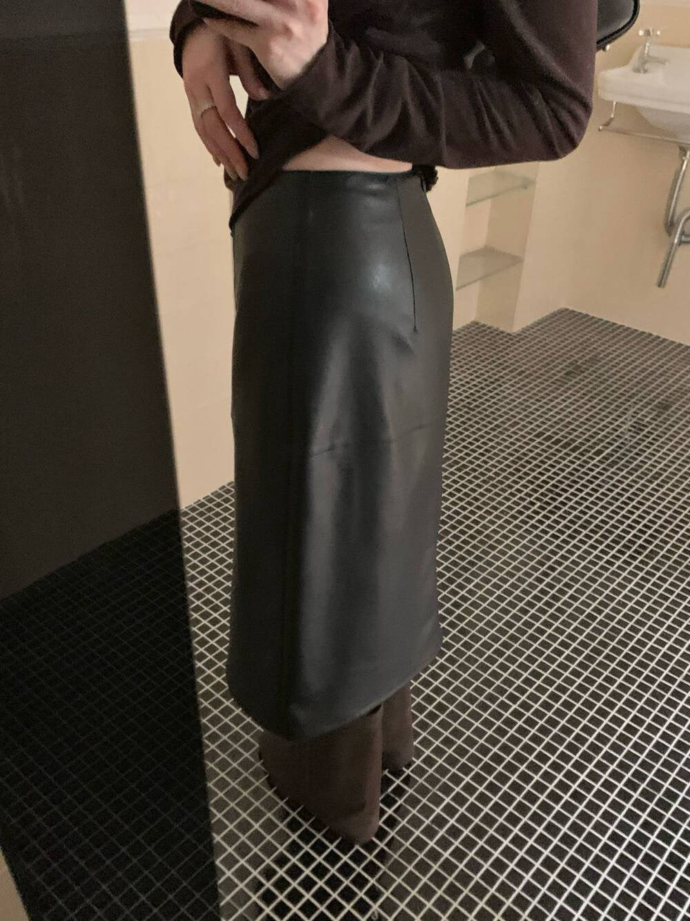 // 冷衫必備配搭單品五分皮裙