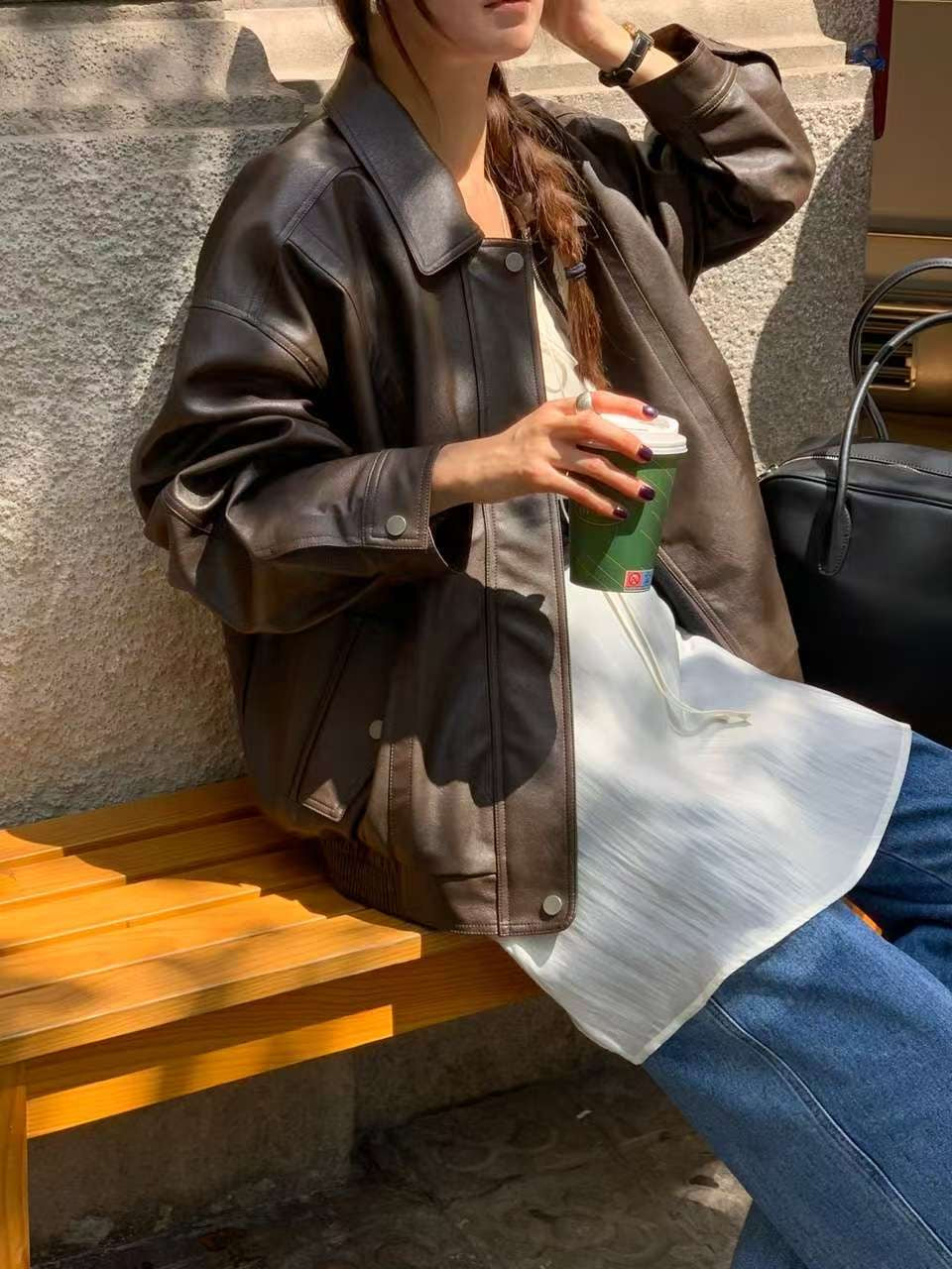 // 兩種質料可選的翻領外套(啞光彷皮/麂皮絨)