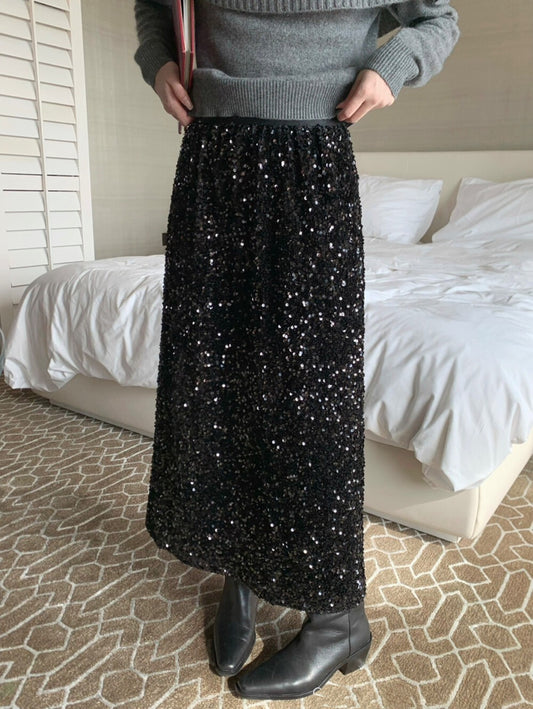 // 年尾party必備閃片後開叉中裙