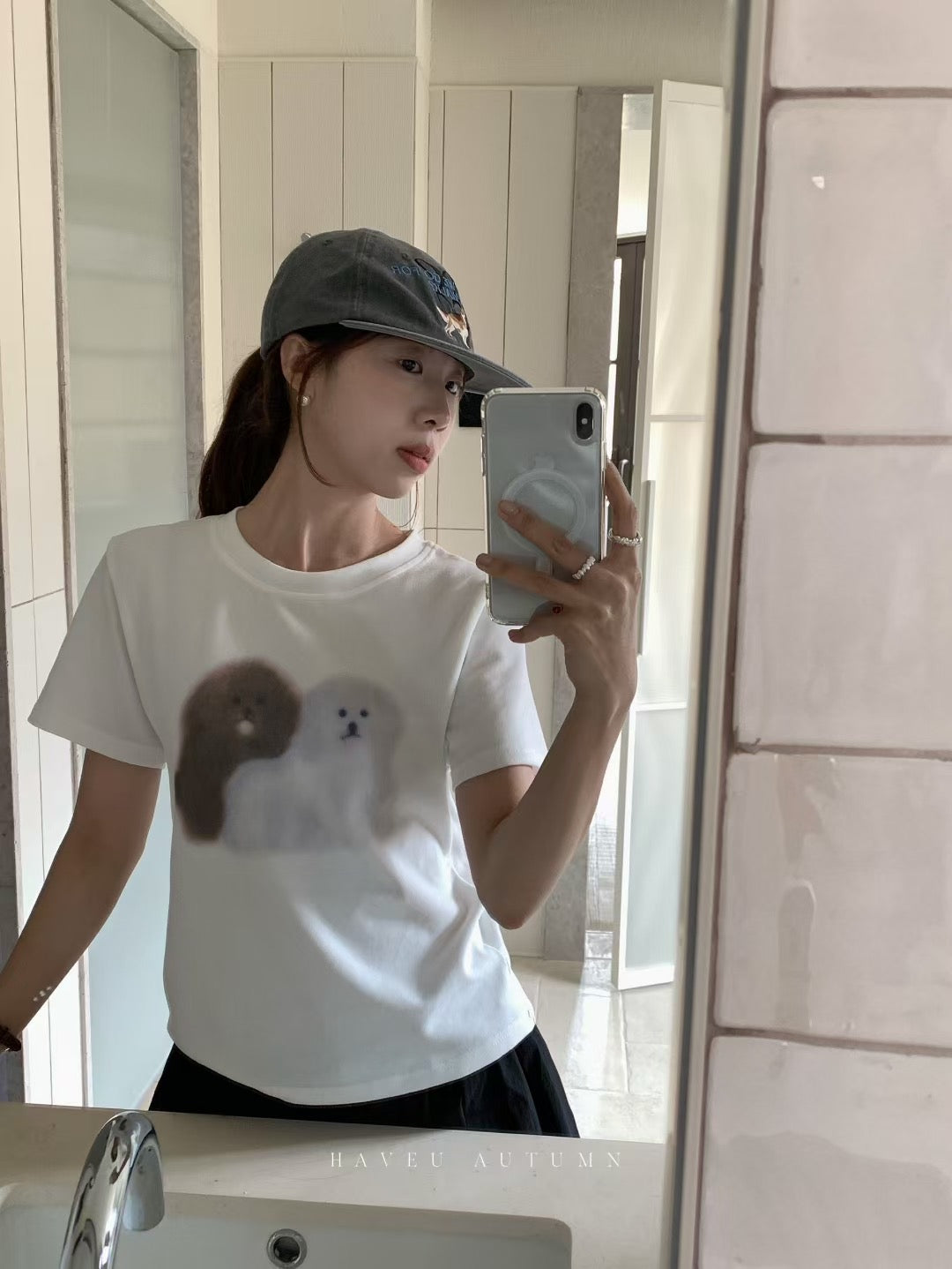 // 超顯瘦彈性質料小狗TEE