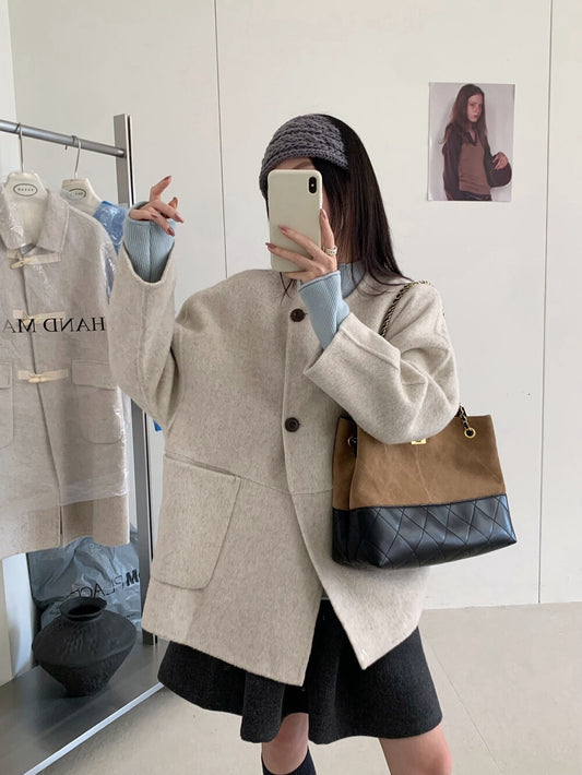 // 100%羊毛簡約兩粒鈕手工外套(連小袋仔)