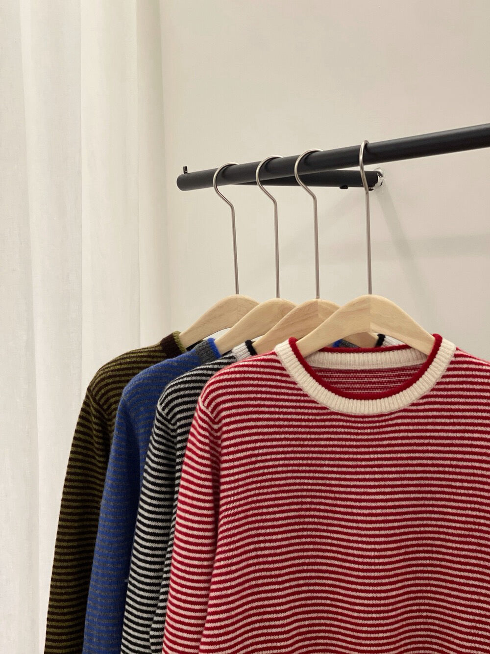 // 100%wool細間條包邊毛衣