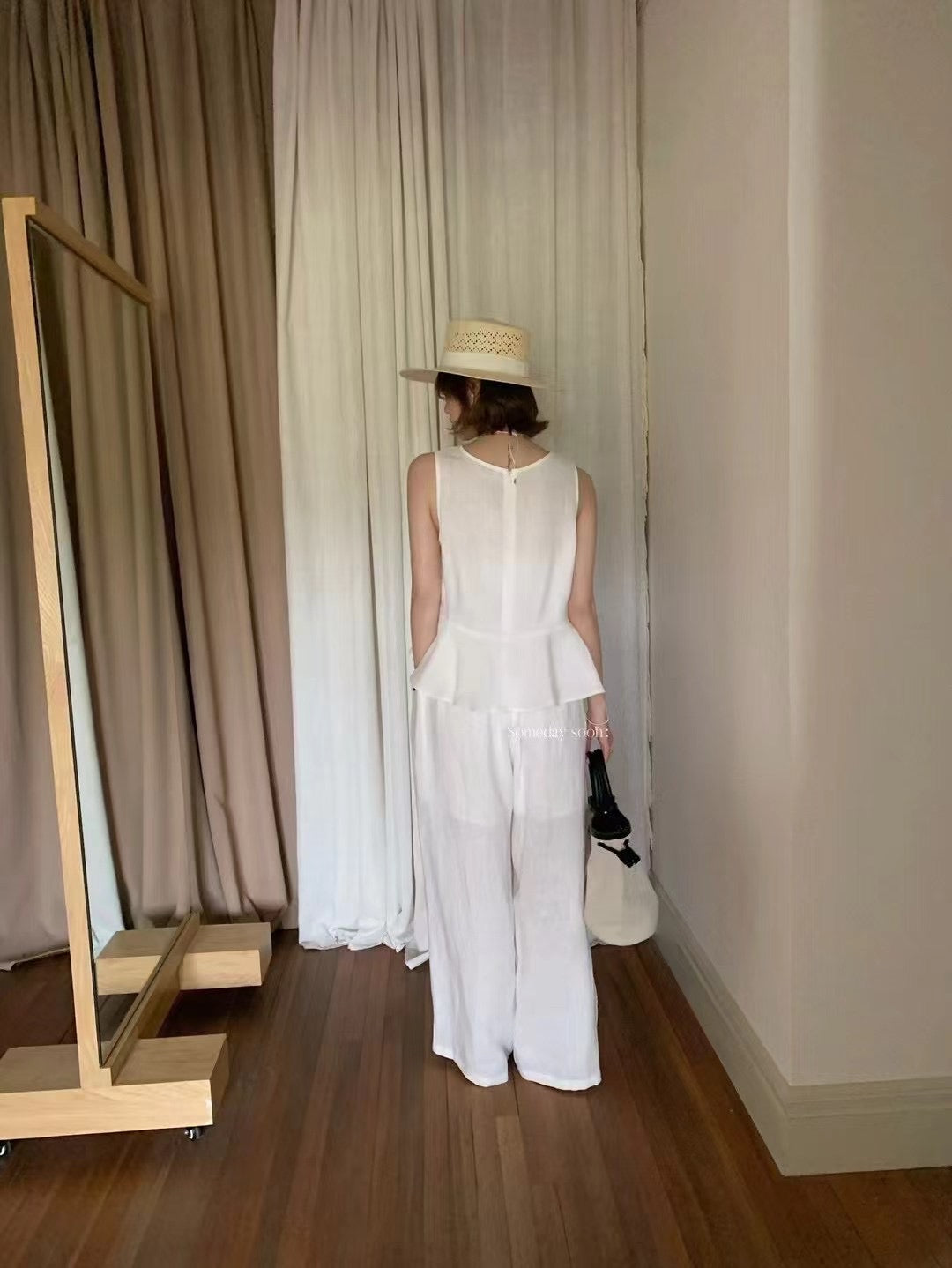 // 100%麻質荷葉邊背心+褲子套裝