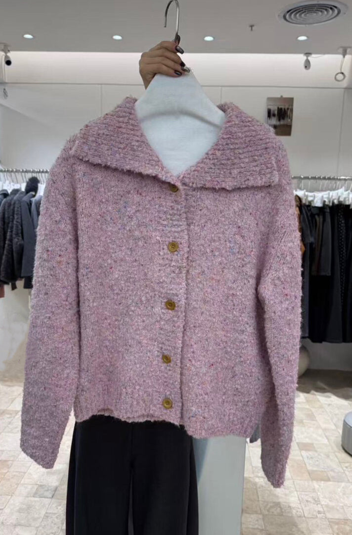 // “草莓牛奶”混針翻領開鈕毛衣