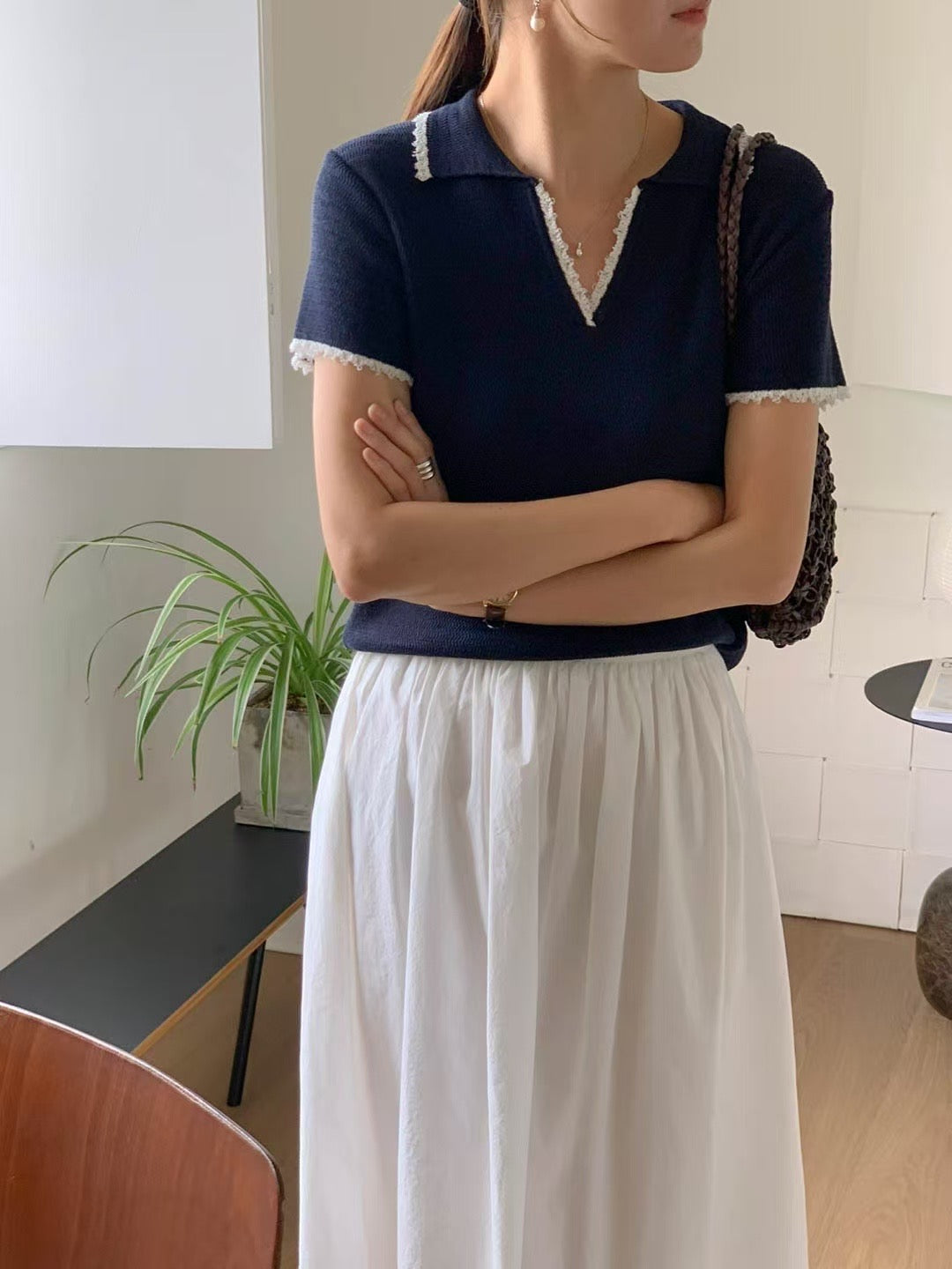 設計師款 // 撞色拼小花邊小V翻領NT