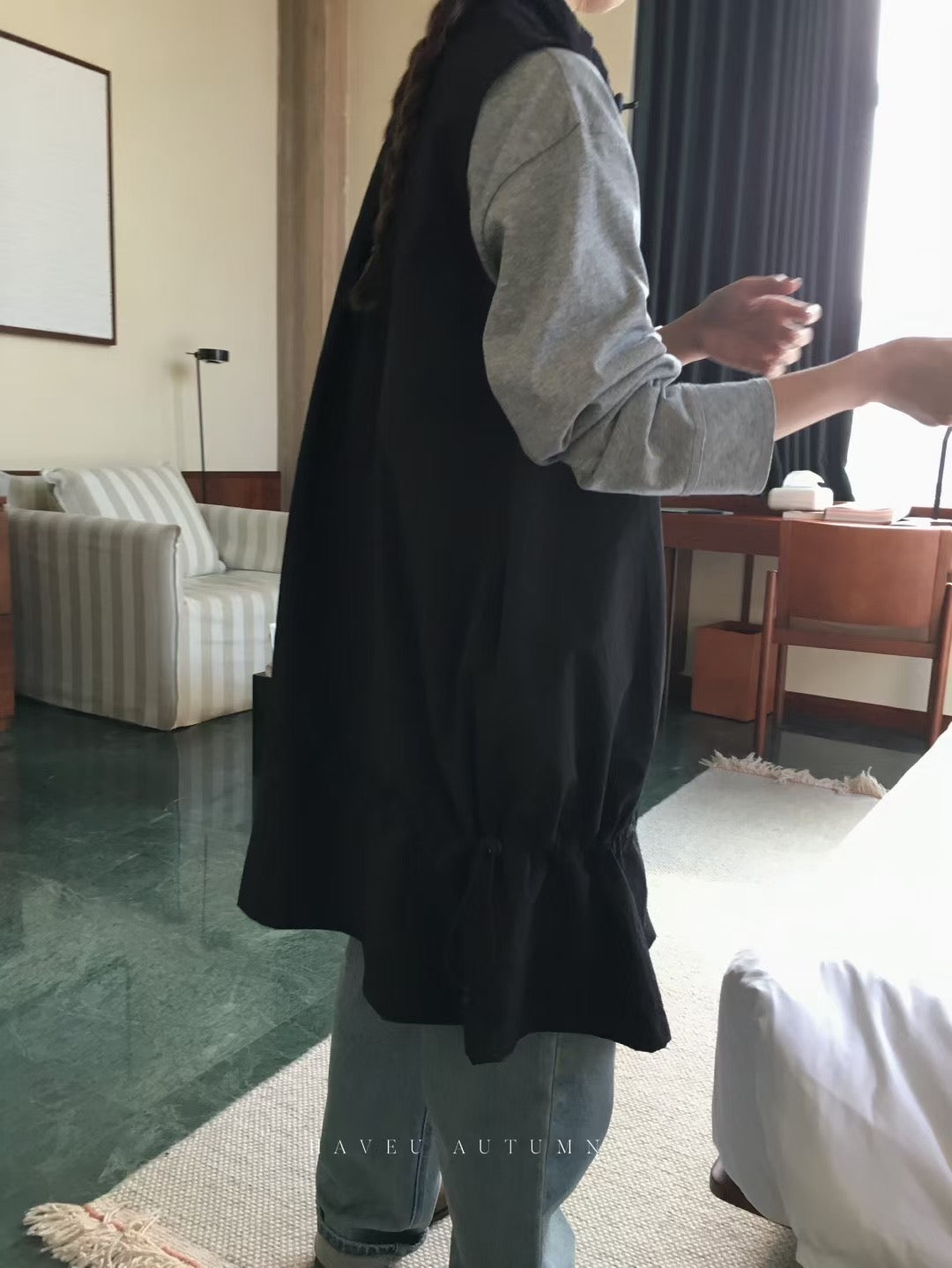 // 山系女孩可調節領口抽繩下擺背心外套