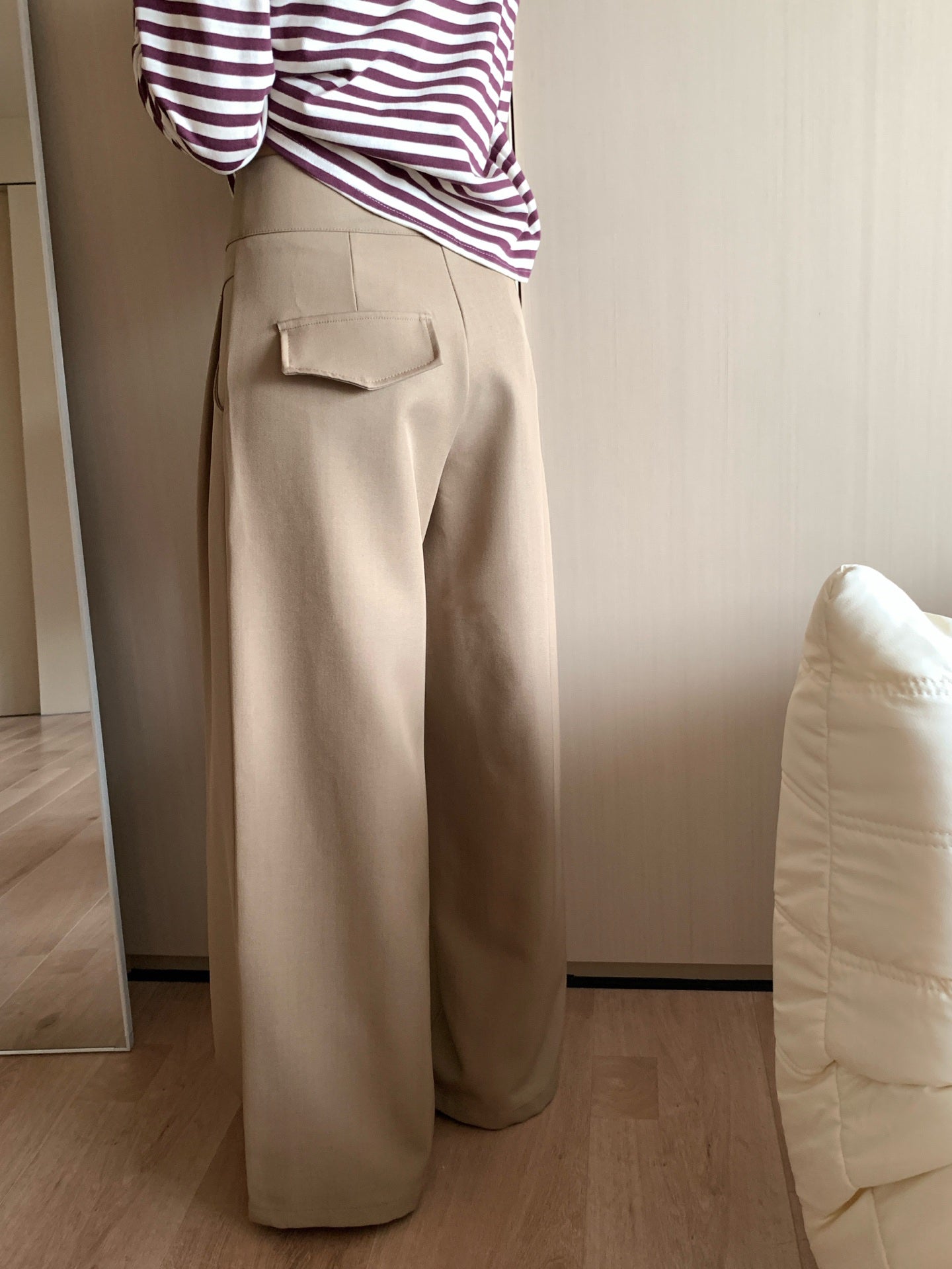 // 設計感壓褶分割線微闊腳西褲