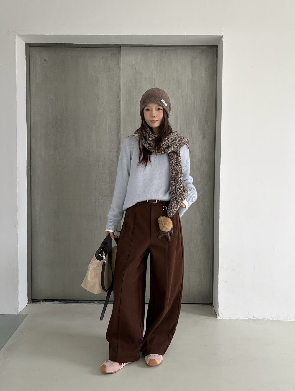 // 50%wool微寬鬆加絨彎刀褲