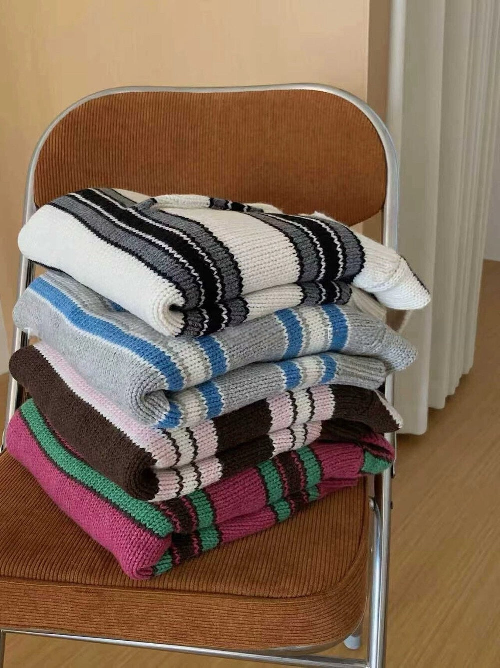 // 超美撞色鈕扣polo毛衣