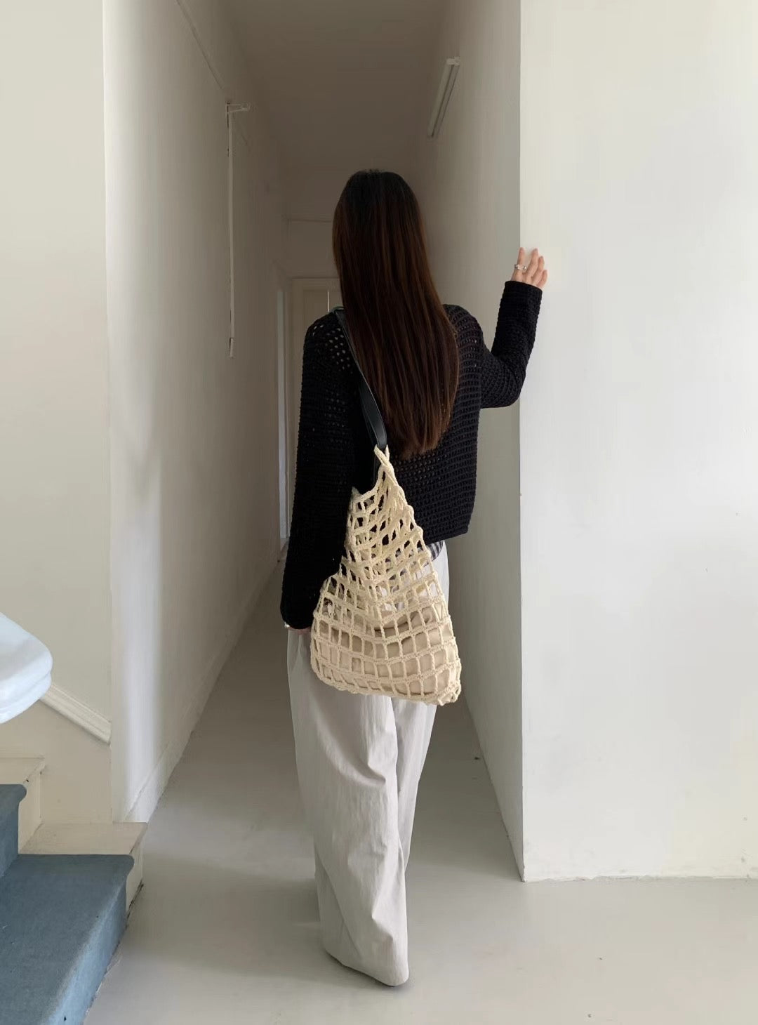 // 鏤空網紋疏針針織上衣