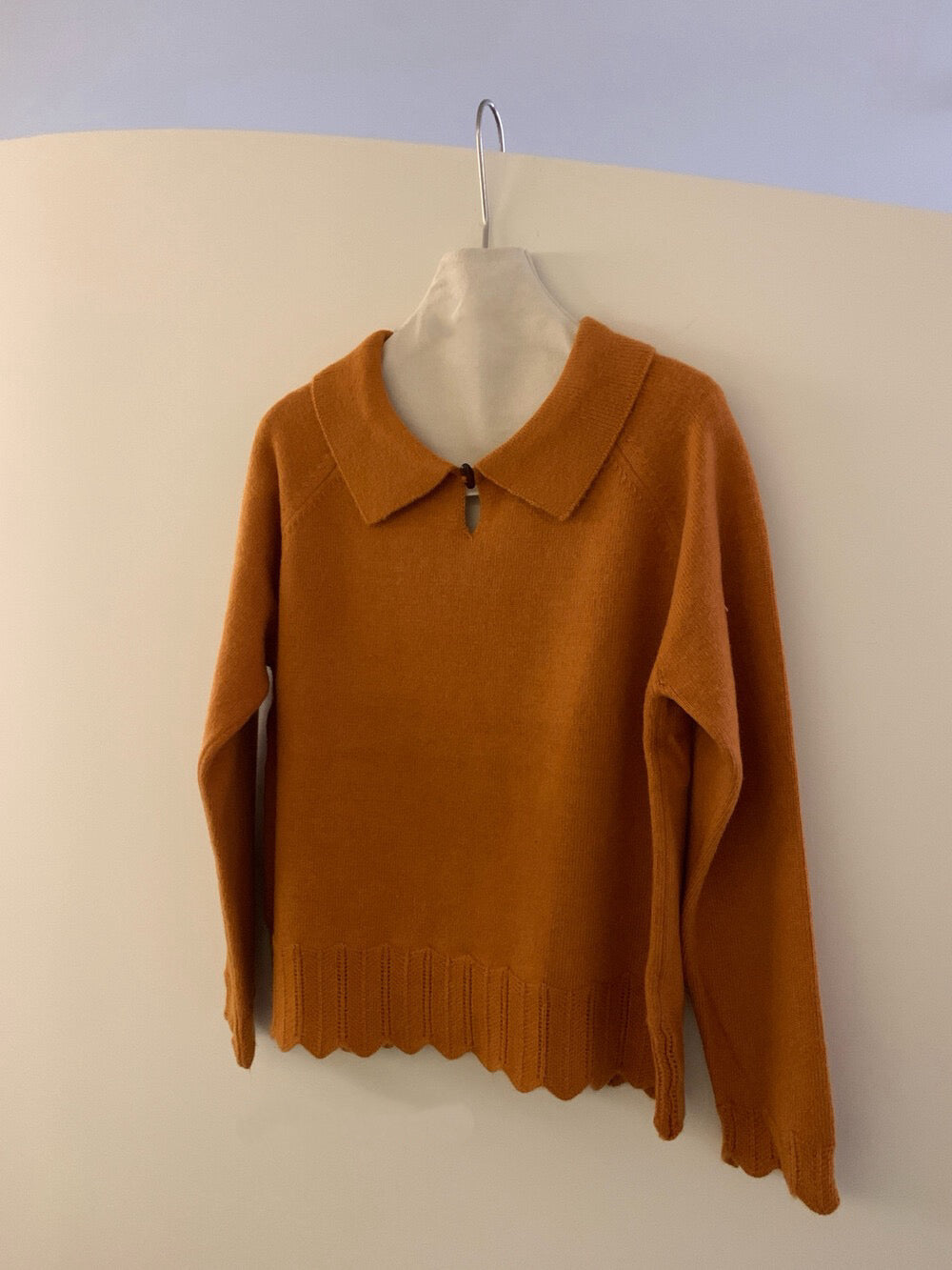 // 30%wool+30%raccoon鈎針衣擺一粒鈕翻領NT