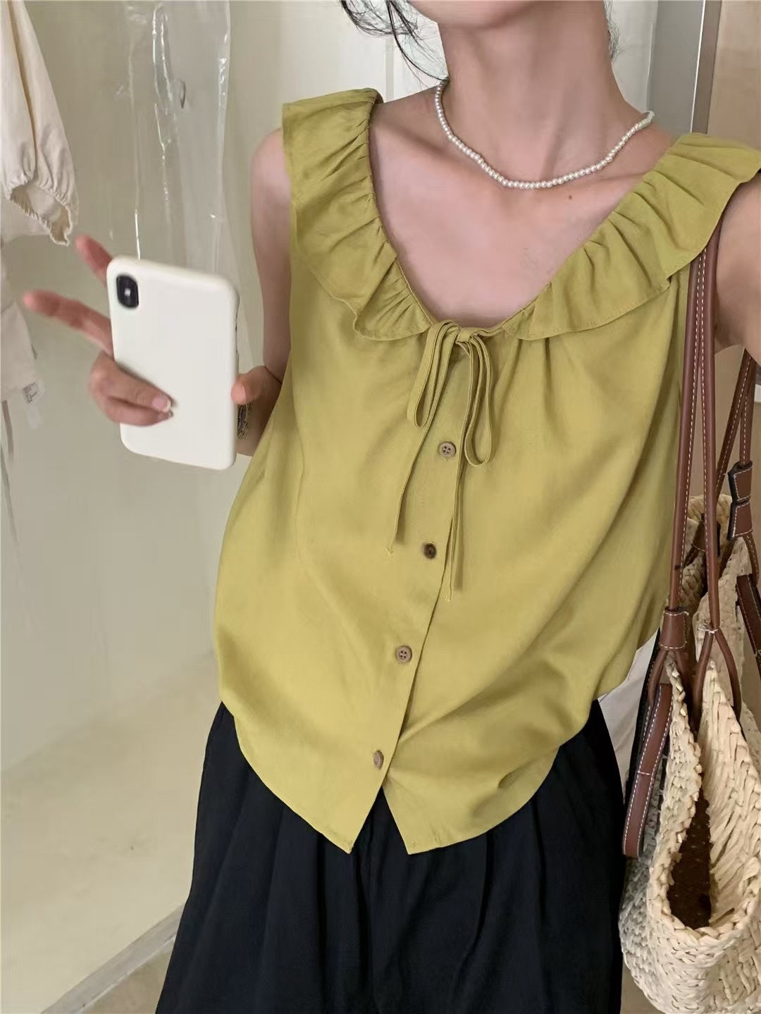// 垂感荷葉領清涼背心