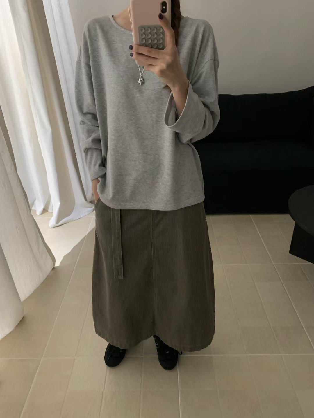 // 設計感微收腰鈕扣TEE