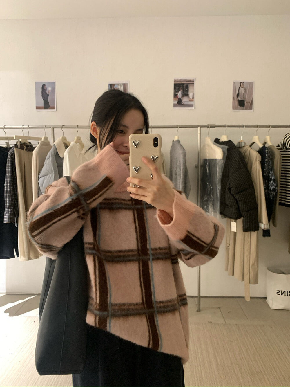 // 慵懶拉絨撞色格紋毛衣