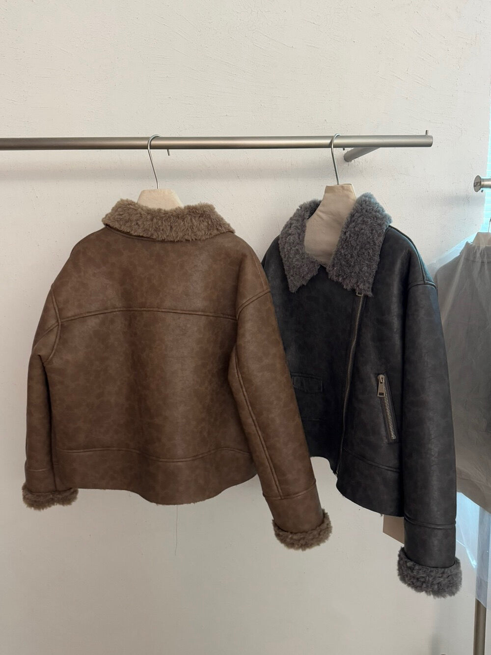 // 復古感皮毛一體做舊感皮外套