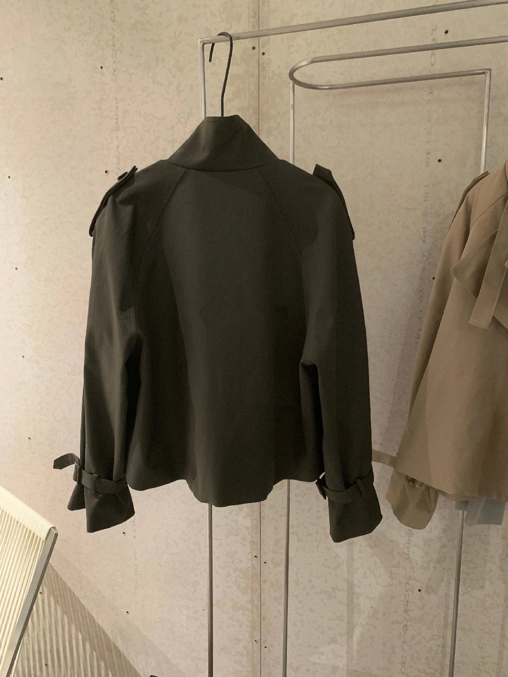 J38 / 高級感可立領帥氣短款trench coat