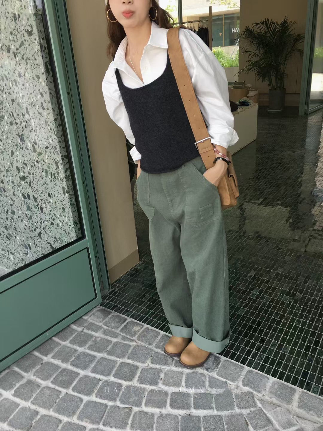 // 屬於秋冬的燈芯絨口袋長褲