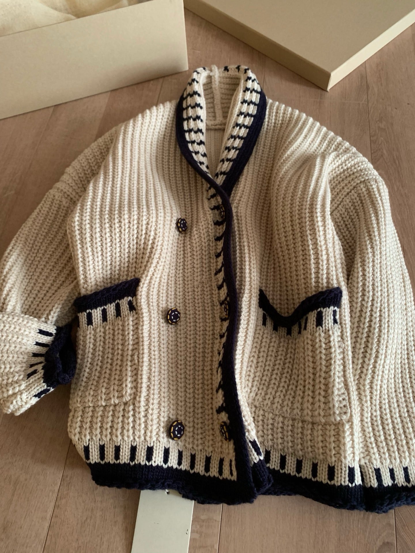 // 撞色織紋包邊翻領中長冷外套