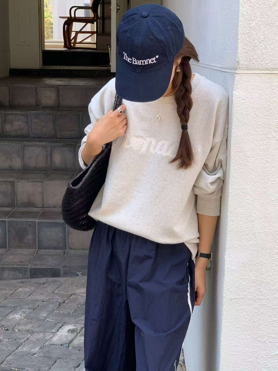 // 立體拼lace布字母衛衣