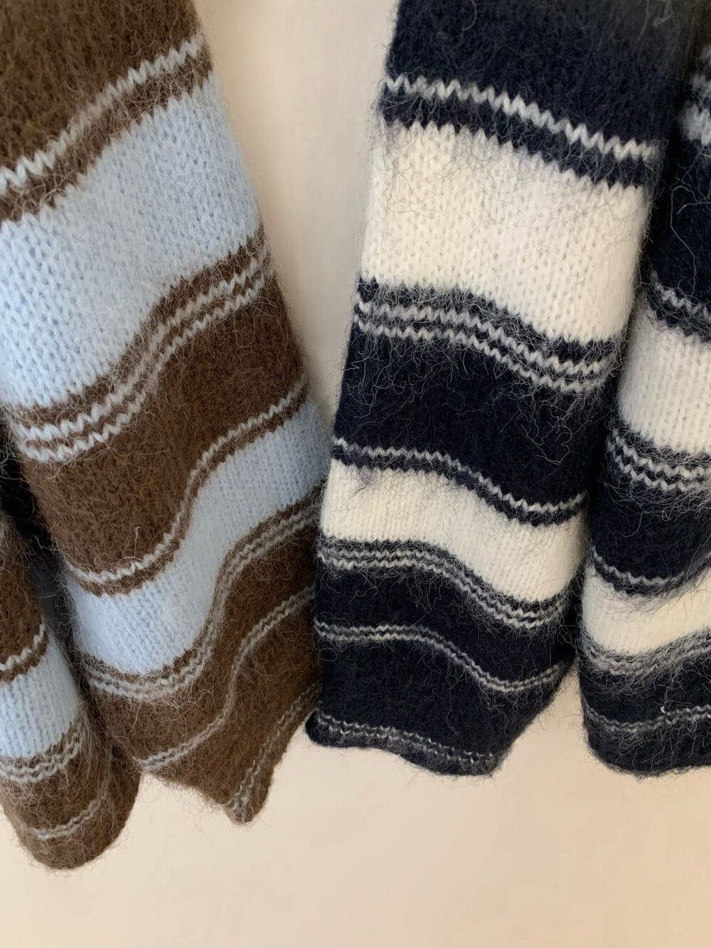 // 軟糯慵懶撞色粗間毛衣