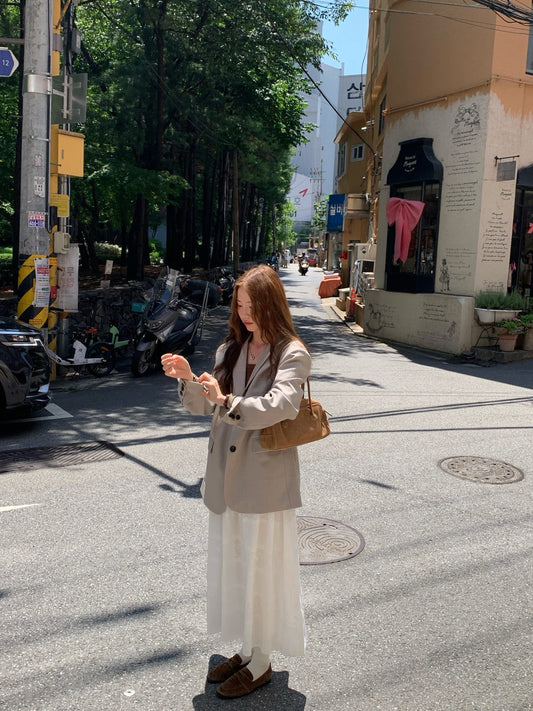 // 細節感滿滿撞色內裡西裝外套