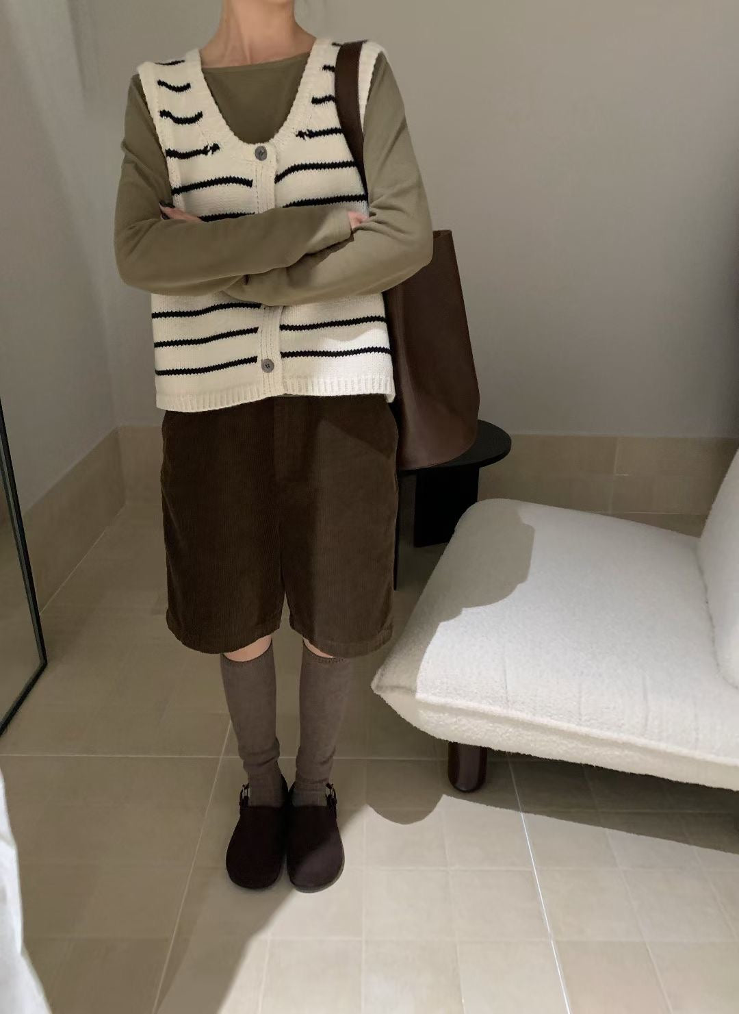 // 疊穿必備間條開胸針織背心