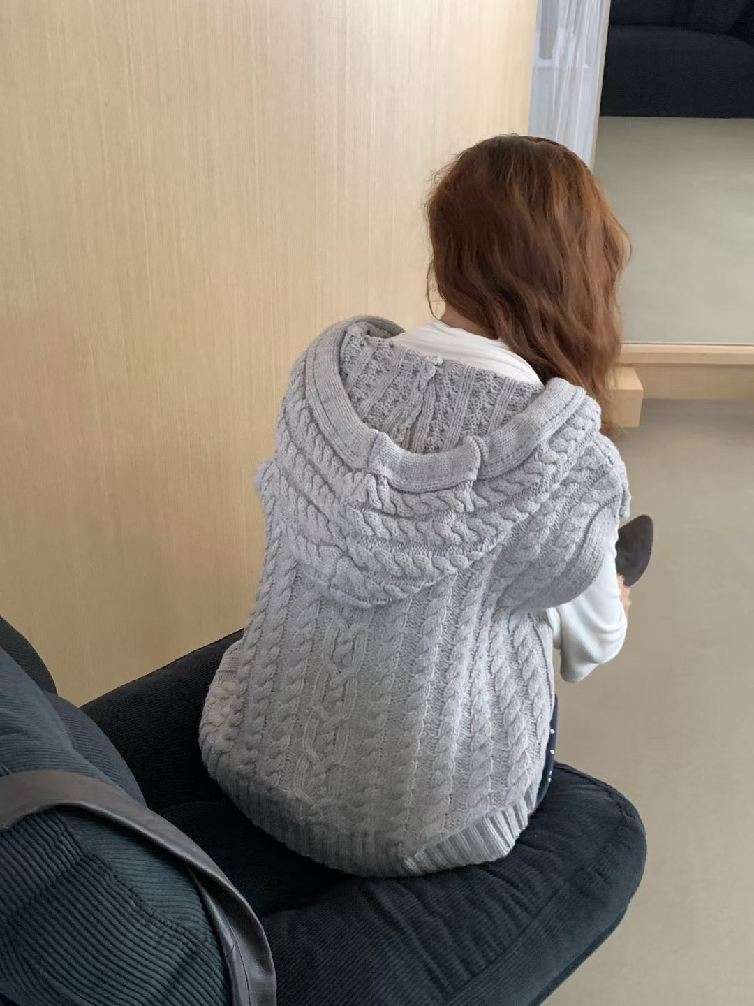 // 粗針質感連帽開胸背心