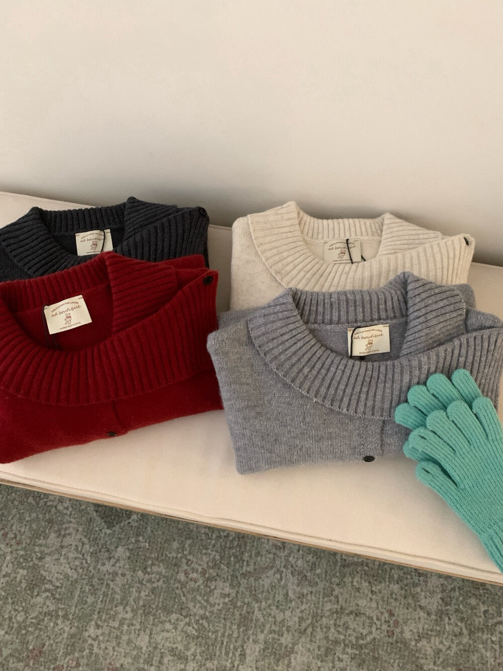 // 30%raccoon特別領口排扣毛衣