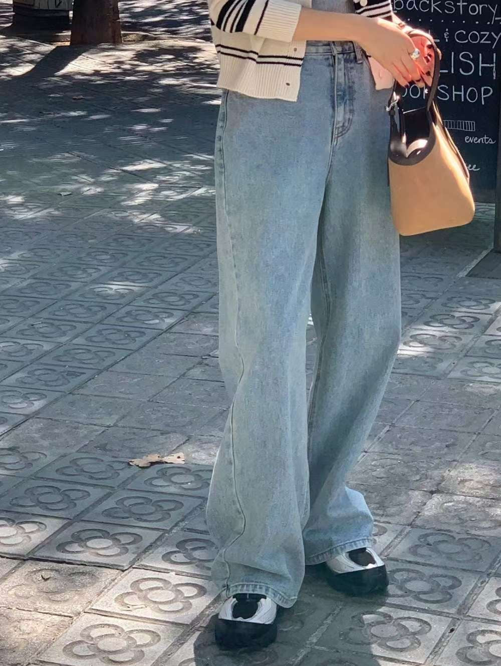 // 設計師感後中線淺洗水牛仔褲
