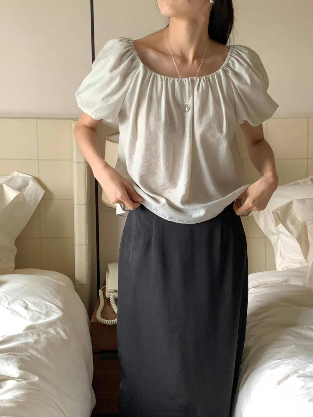 // 兩種穿法光澤感泡泡袖BL