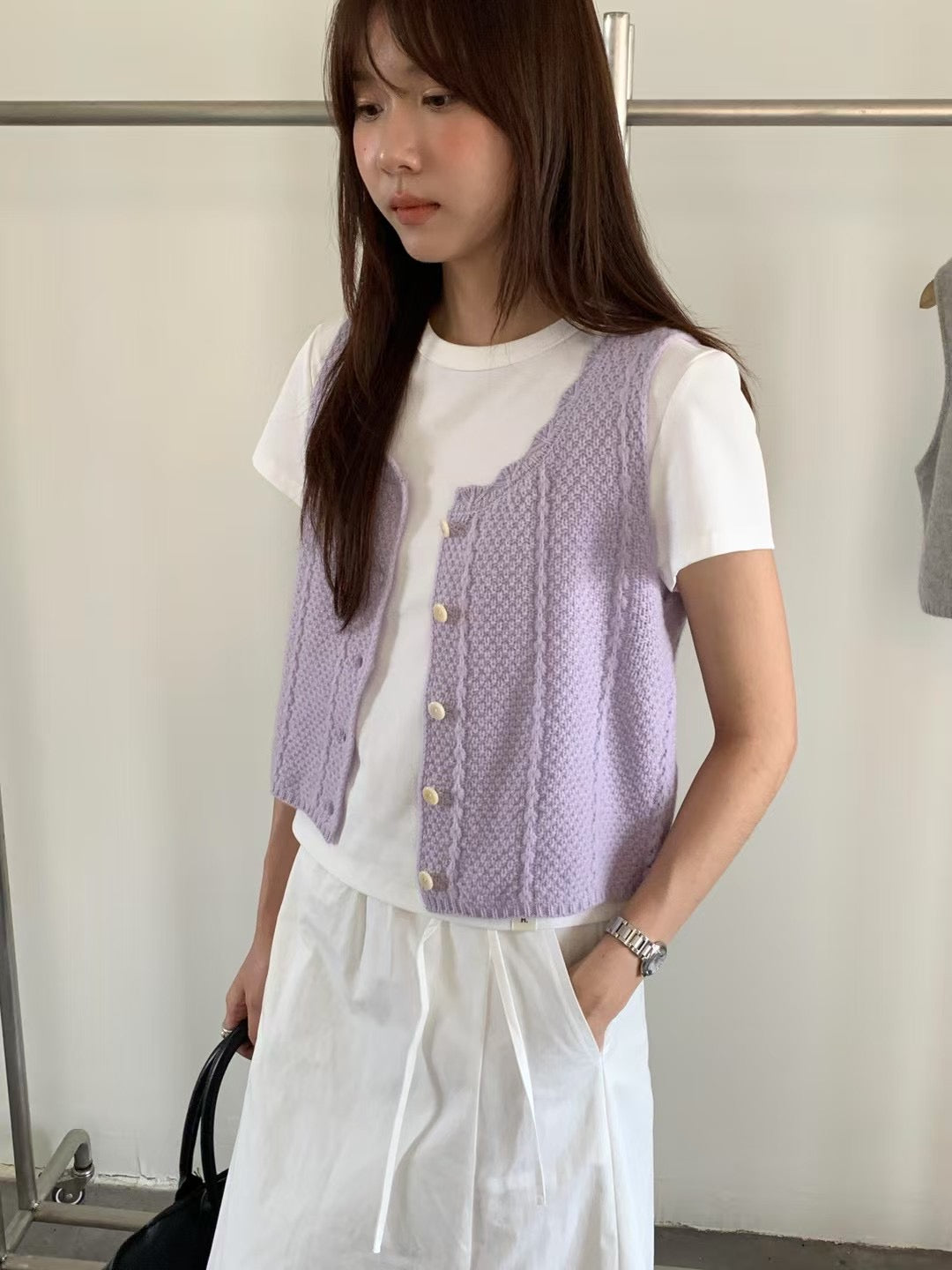 // 精緻波浪花邊織紋背心