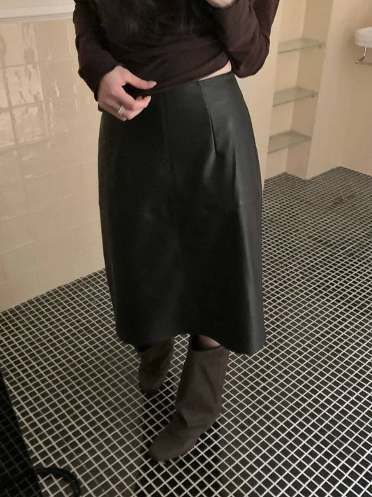 // 冷衫必備配搭單品五分皮裙