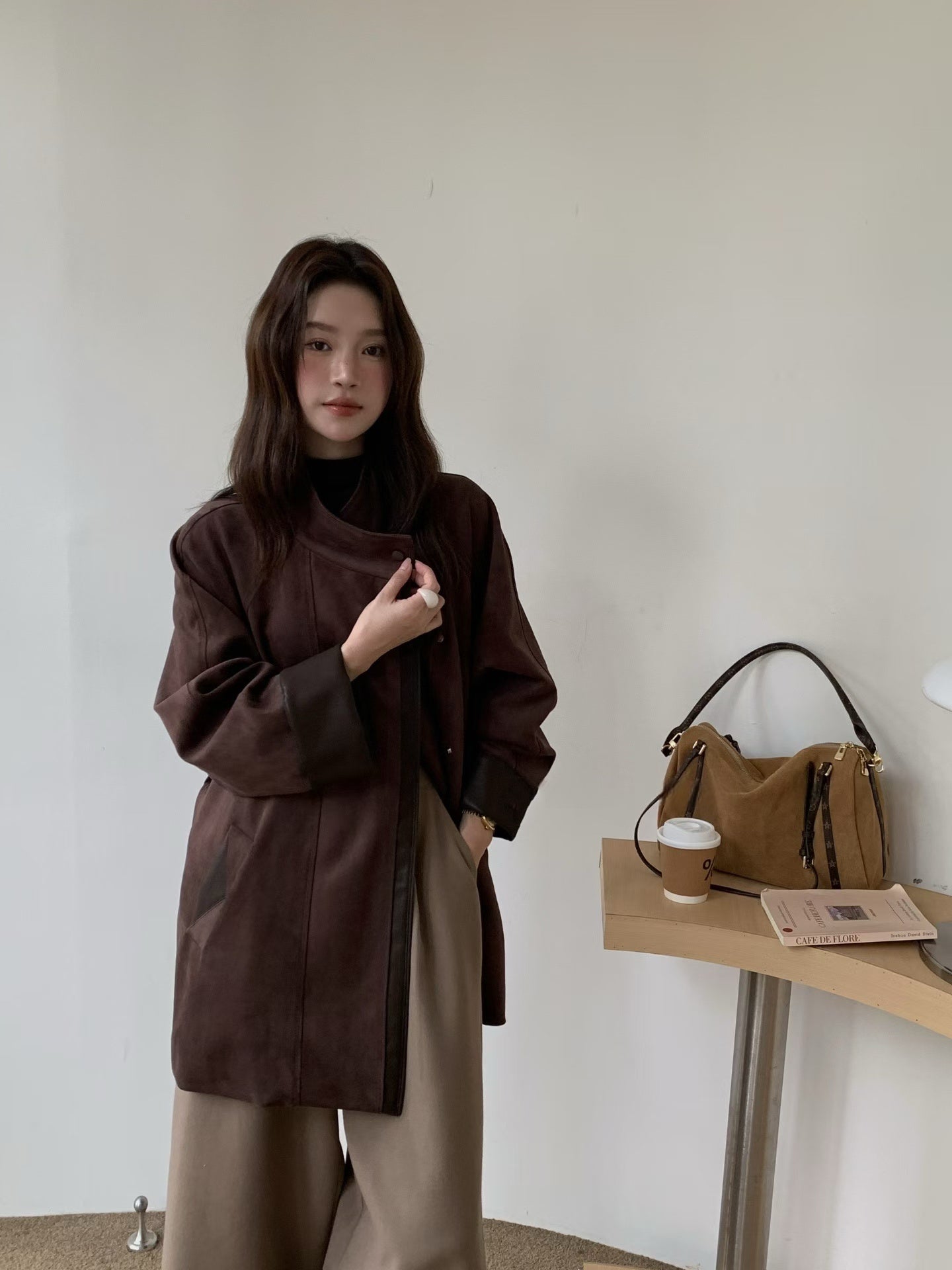 // 帥氣麂皮絨可立領拼皮外套