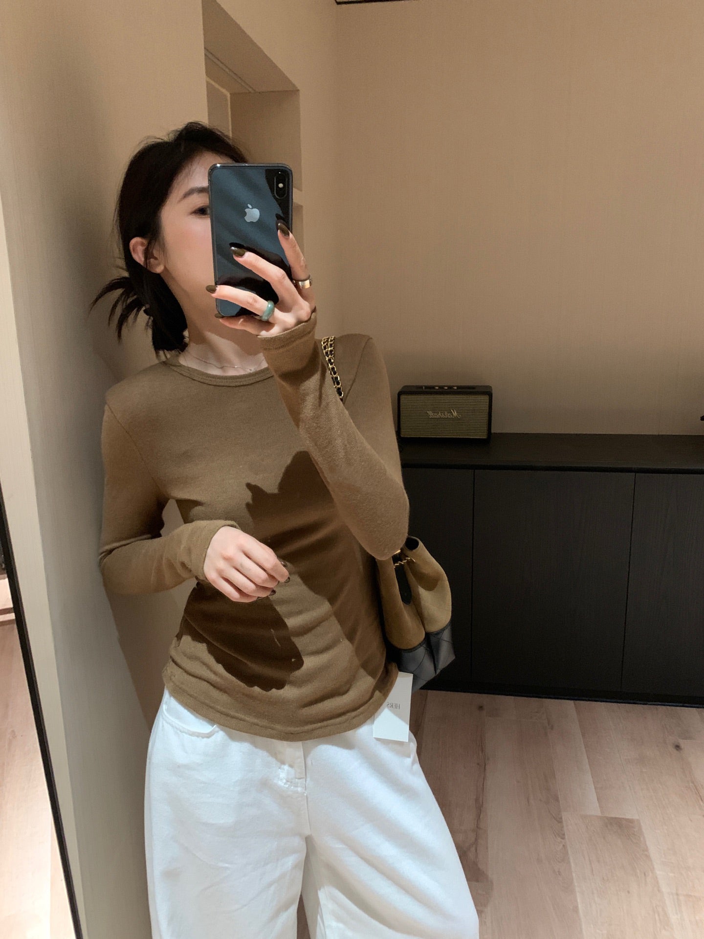 // 巨顯瘦彈性親膚上衣