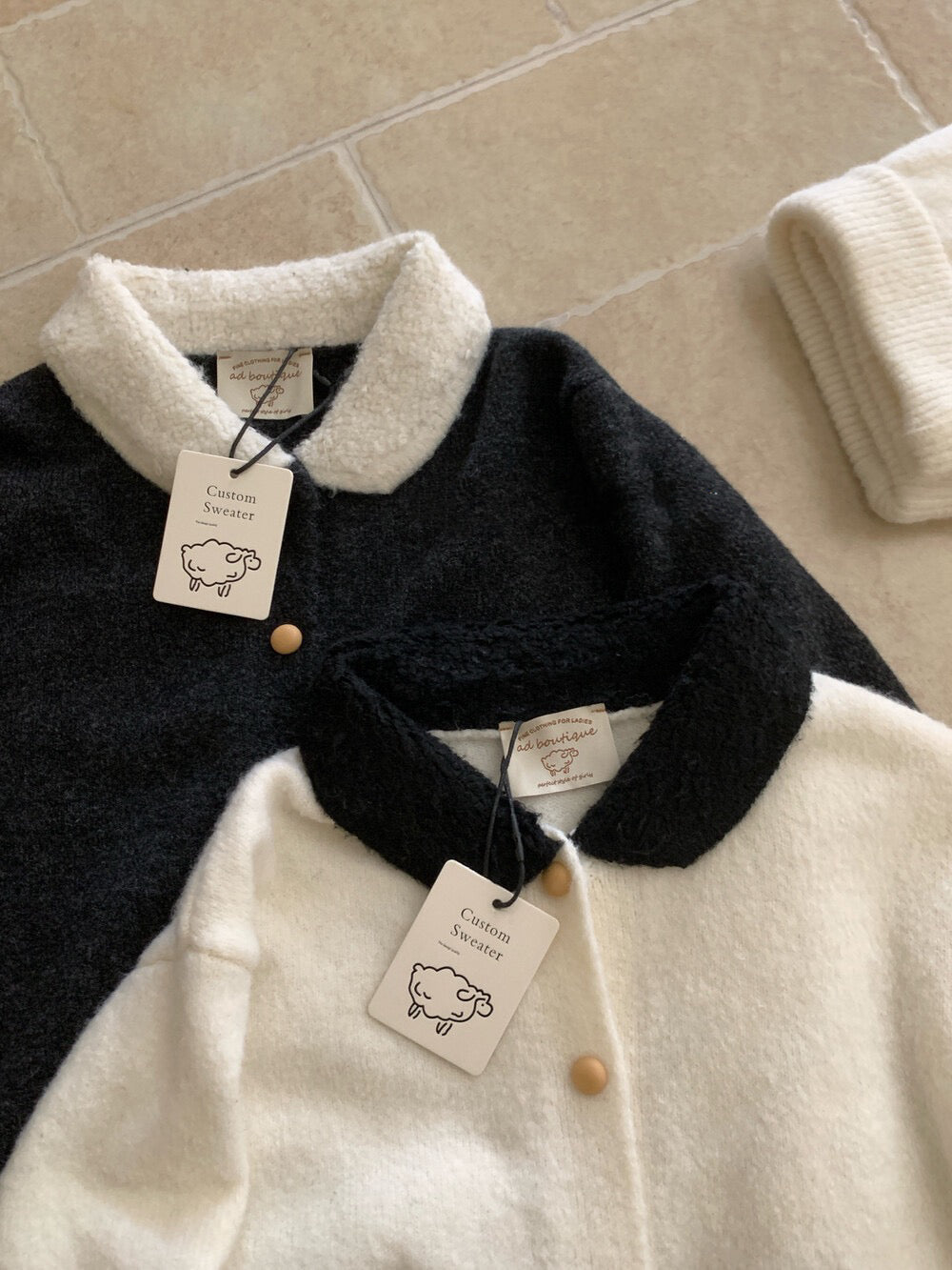 // 撞色領特別鈕扣開胸上衣+裙子套裝