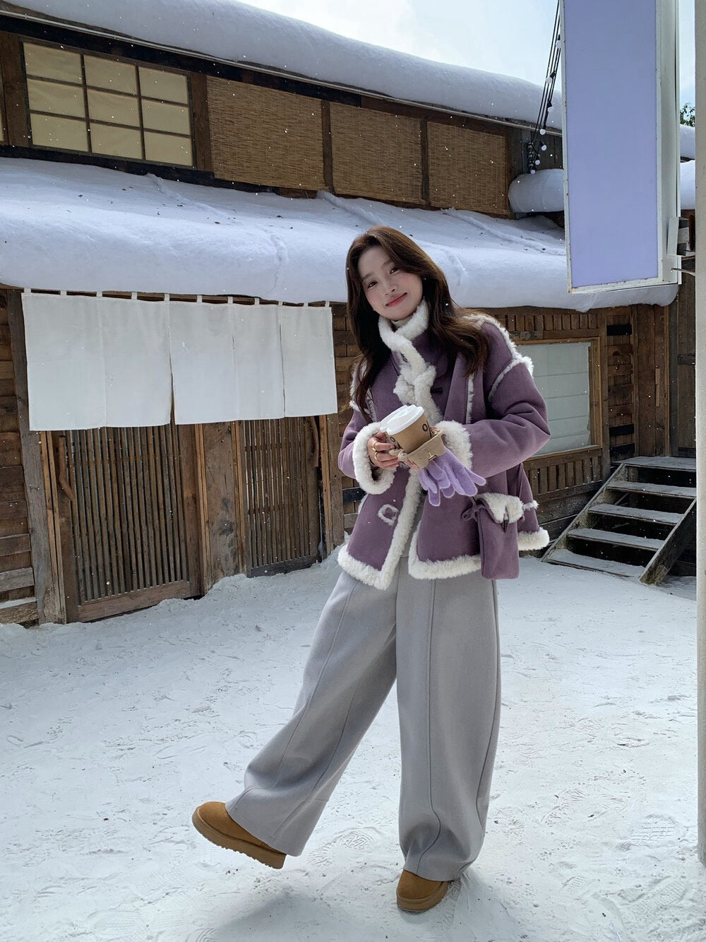 // 皮毛一體麂皮絨牛角鈕外套(連袋仔)