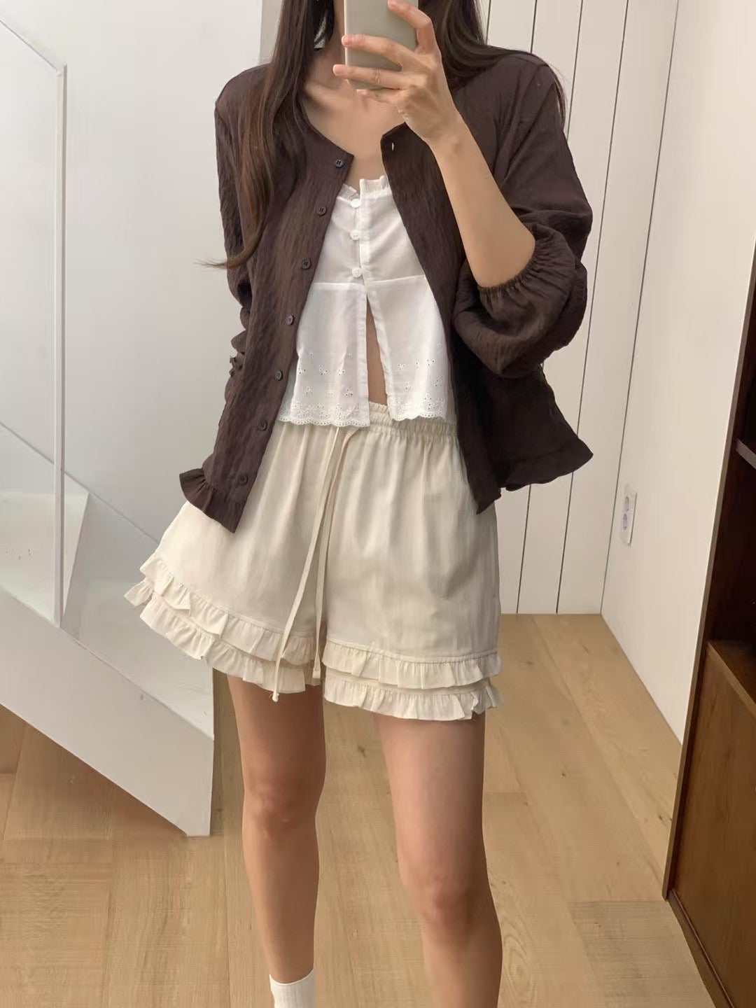 // 可愛感荷葉花邊短褲