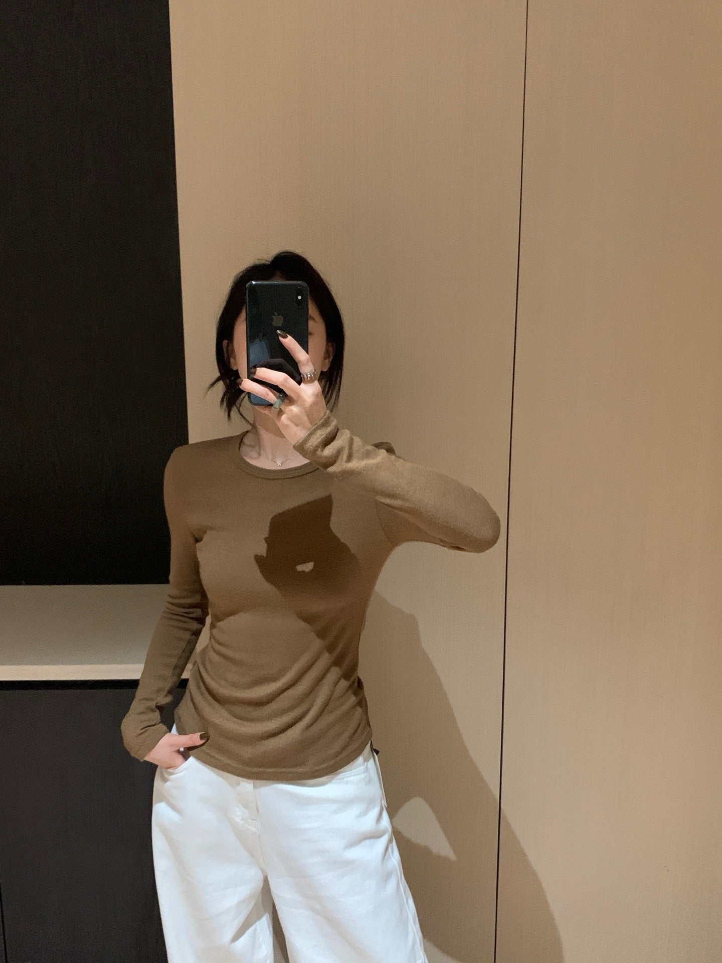 // 巨顯瘦彈性親膚上衣
