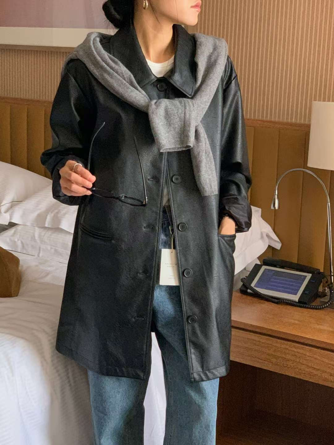 // 超帥連腰帶翻領皮外套