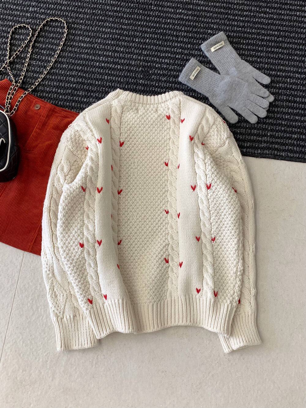 // 5%wool心心刺繡麻花毛衣