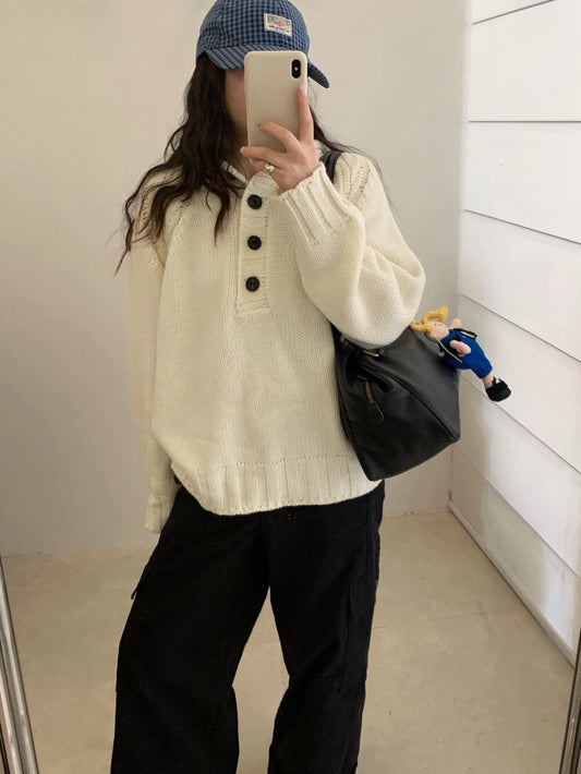 // 麻花肩線半鈕扣連帽慵懶毛衣