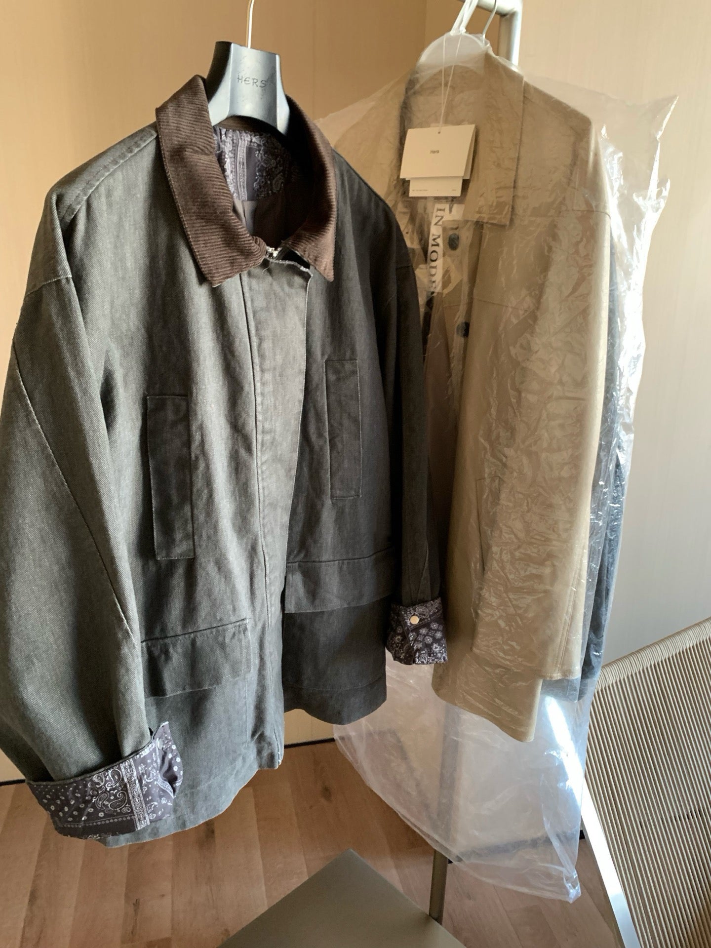// 中古感拼花紋麂皮領工裝外套
