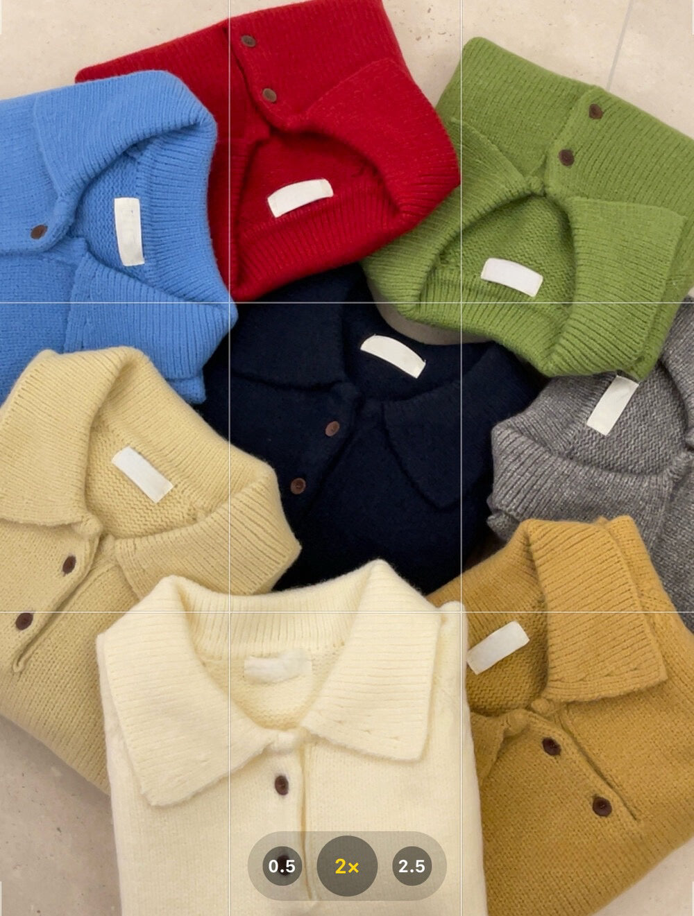 // 超韓領鈕扣粗坑紋翻領毛衣