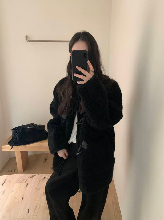 // 高品質拼扣麂皮邊牛角鈕毛毛外套