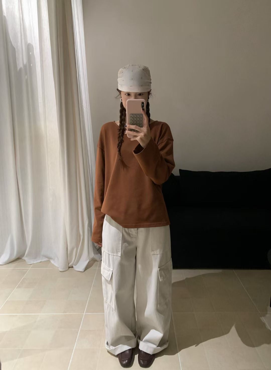 // 設計感微收腰鈕扣TEE