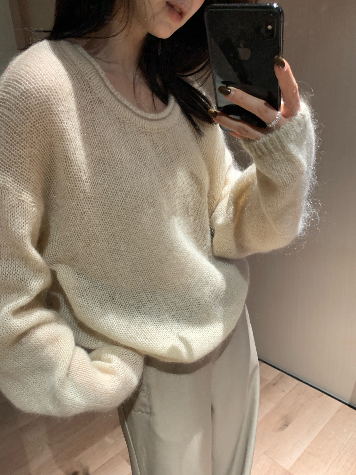 // 溫柔色系卷卷領口毛毛感NT